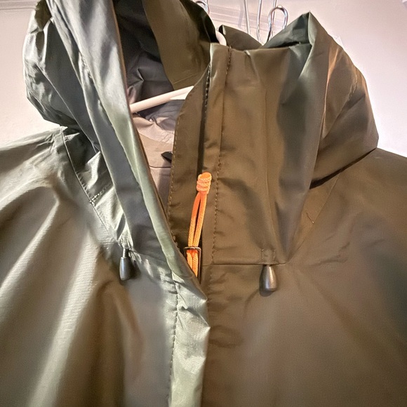 Patagonia Torrentshell 3L Olive Green Rain Jacket - Picture 5 of 9